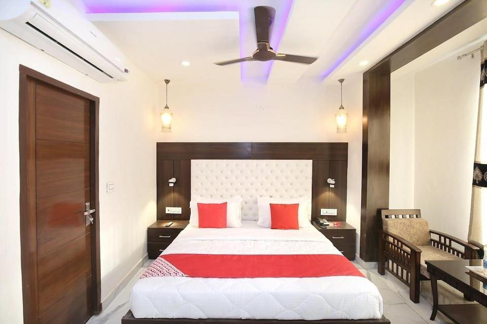 Hotel Ska Csandígarh Kültér fotó